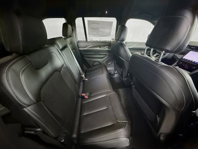 New 2025 Jeep Grand Cherokee Limited w/ Black Appearance Package image 27