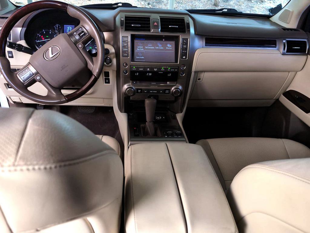 Used 2015 Lexus GX 460 w/ Premium Package AWD/4WD image 16