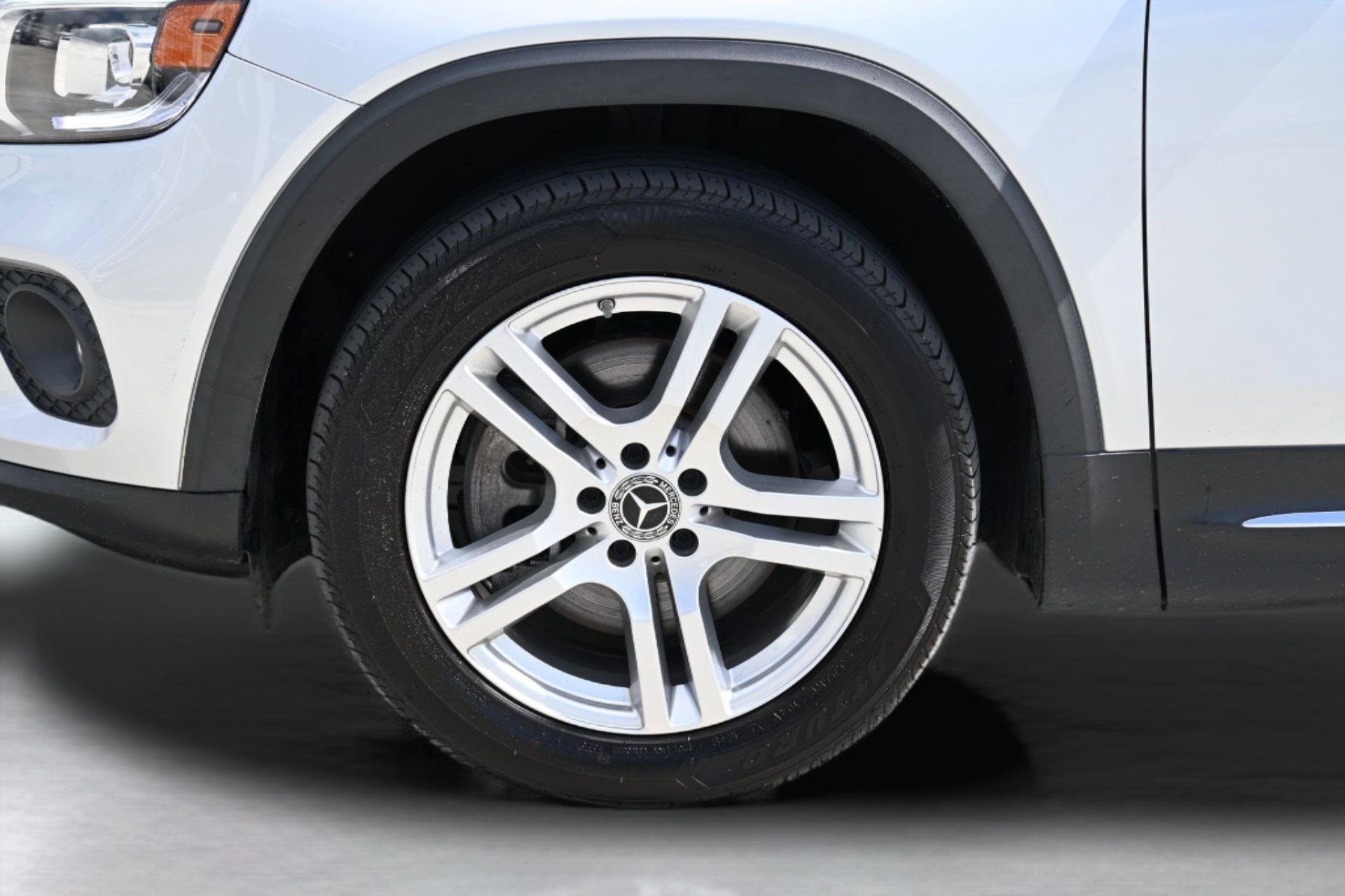 Used 2021 Mercedes-Benz GLB 250 4MATIC w/ Premium Package image 45