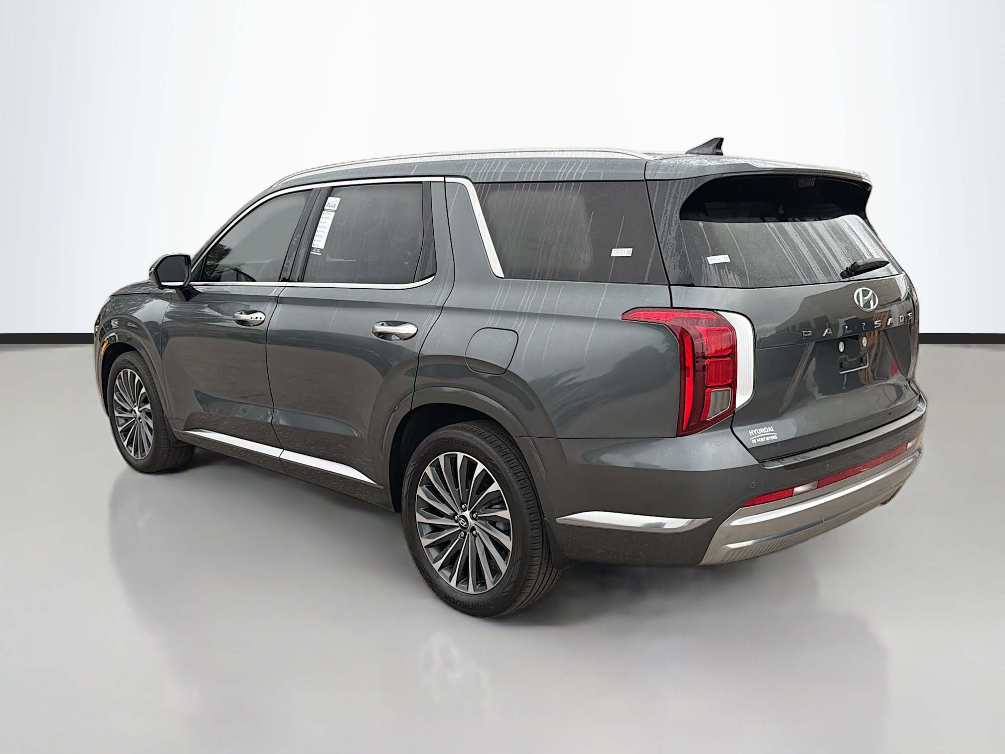 Used 2024 Hyundai Palisade Calligraphy image 5