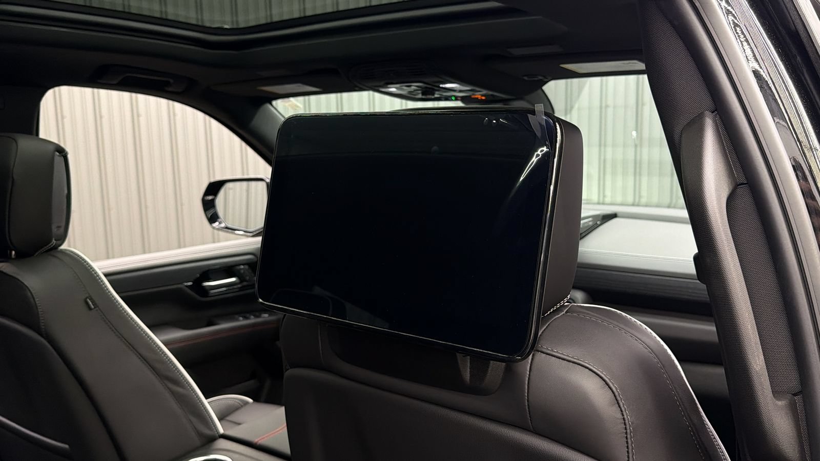 Used 2026 GMC Yukon AT4 Ultimate w/ LPO, Floor Liner Package AWD/4WD image 43