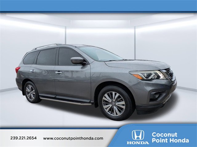 Used 2020 Nissan Pathfinder SV image 1