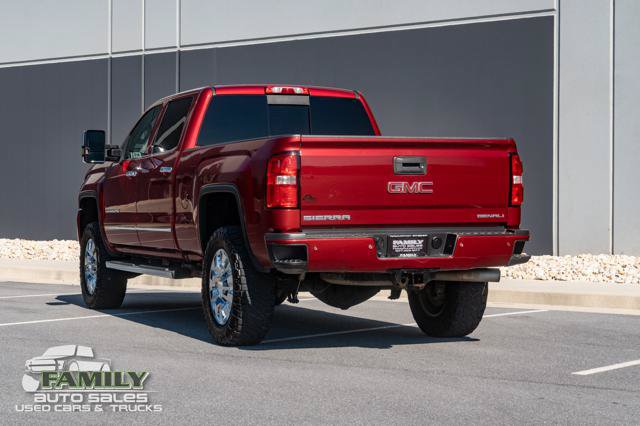 Used 2018 GMC Sierra 2500 Denali w/ Duramax Plus Package AWD/4WD image 7