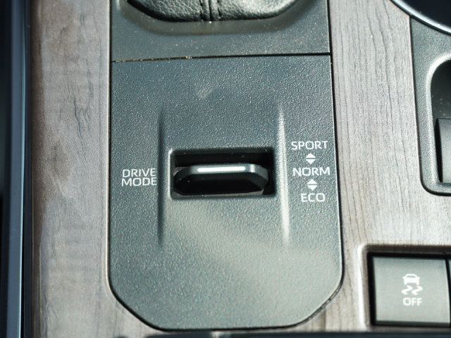 Used 2021 Toyota Highlander Limited FWD image 45