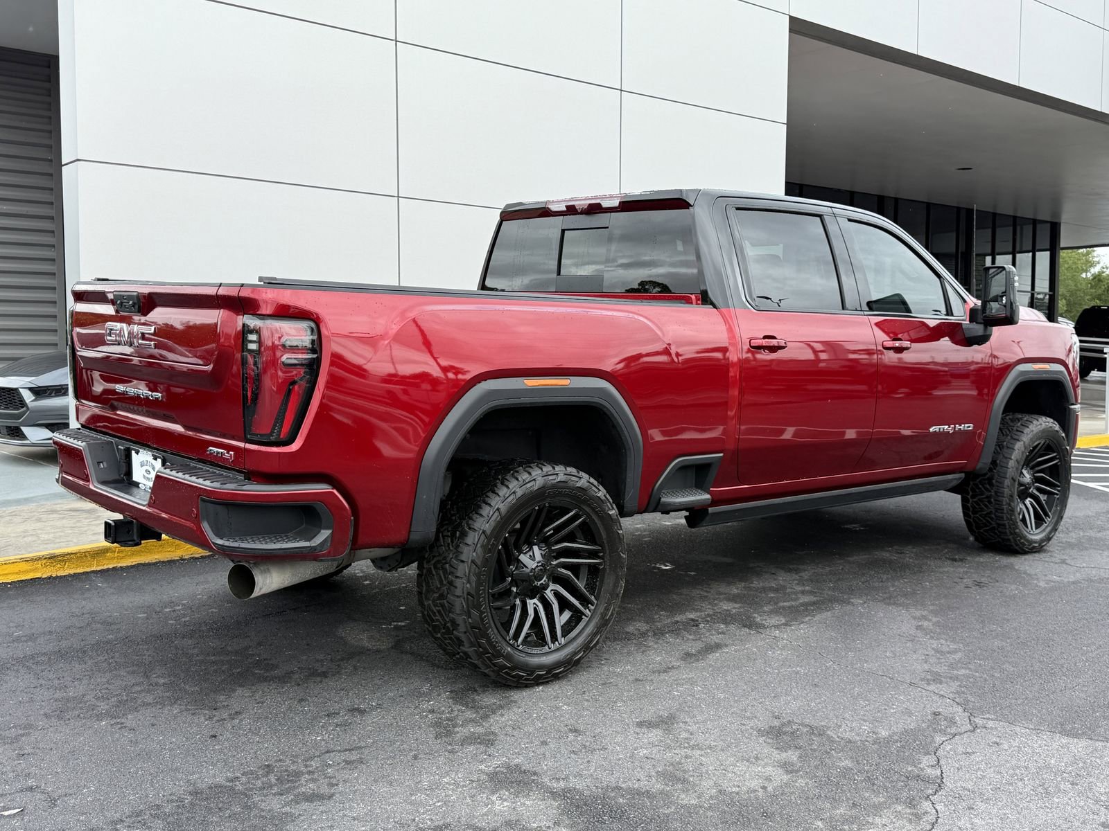 Used 2025 GMC Sierra 2500 AT4 w/ AT4 Premium Plus Package image 4