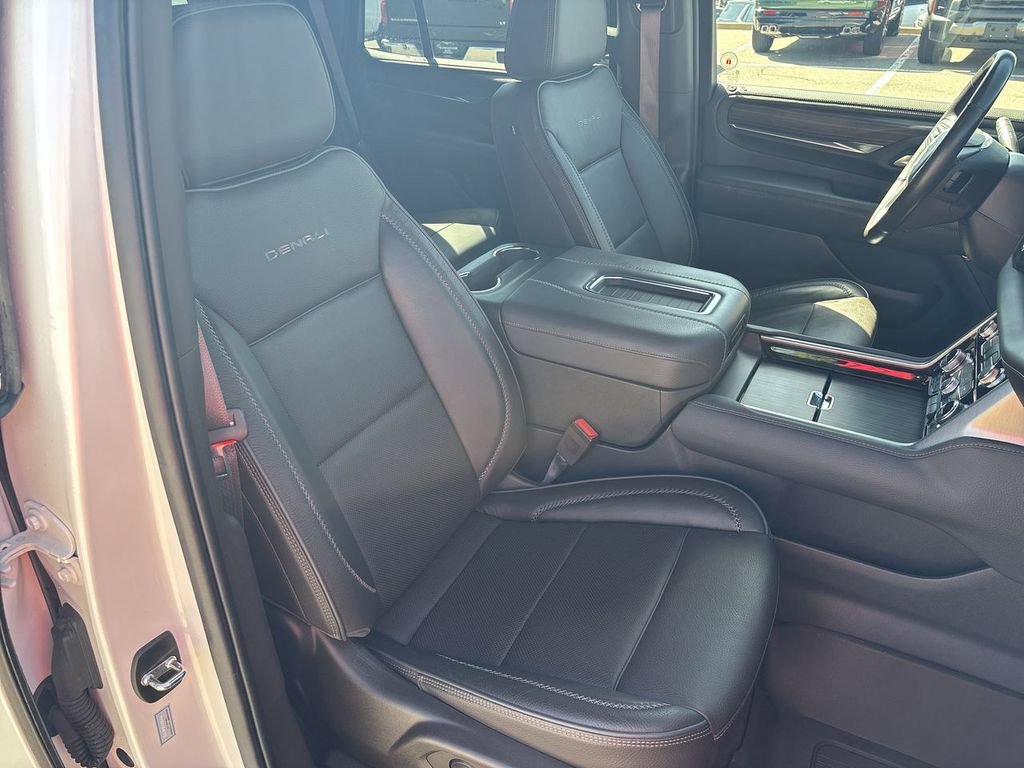 Used 2022 GMC Yukon Denali AWD/4WD image 32