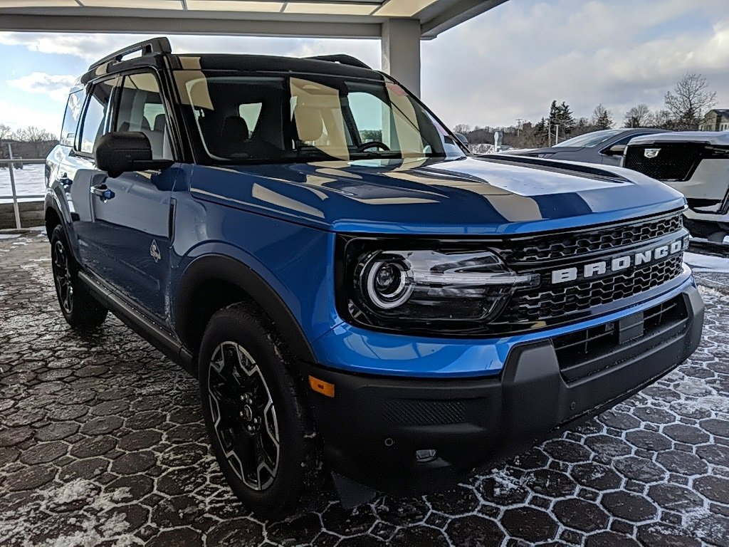 Used 2025 Ford Bronco Sport Outer Banks w/ Outer Banks Tech Package+ image 3