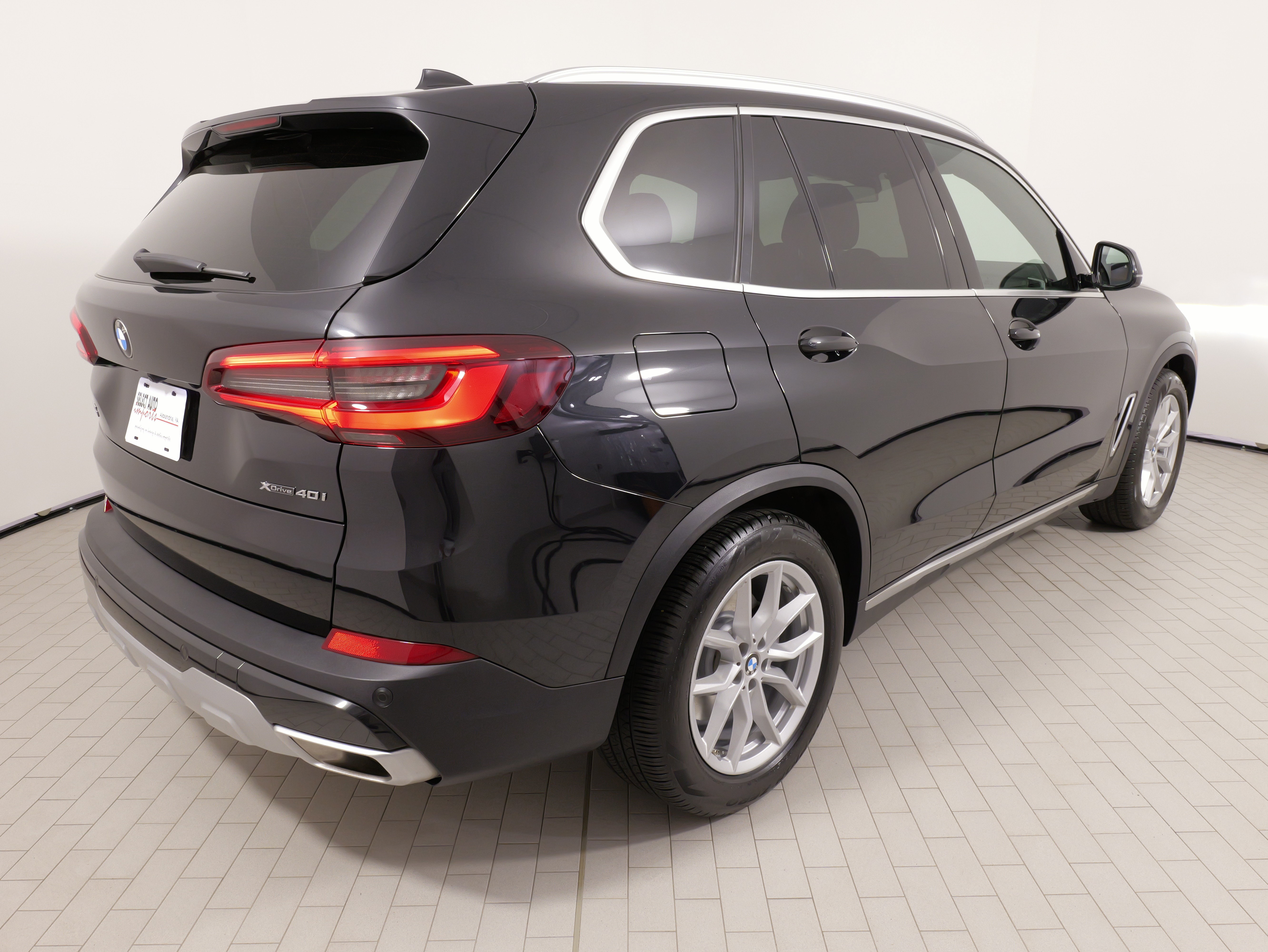 Used 2023 BMW X5 xDrive40i w/ Premium Package AWD/4WD image 12