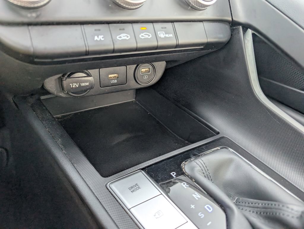 Used 2023 Hyundai Elantra SE image 20