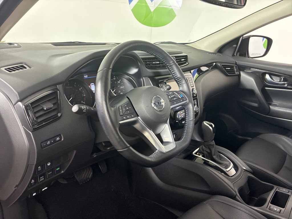 Used 2022 Nissan Rogue Sport SL w/ Premium Package image 24