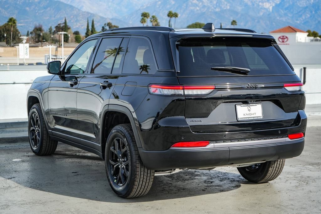 New 2026 Jeep Grand Cherokee Altitude image 9