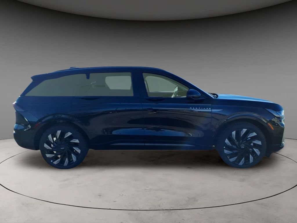 New 2025 Lincoln Nautilus Reserve w/ Jet Appearance Package AWD/4WD image 9