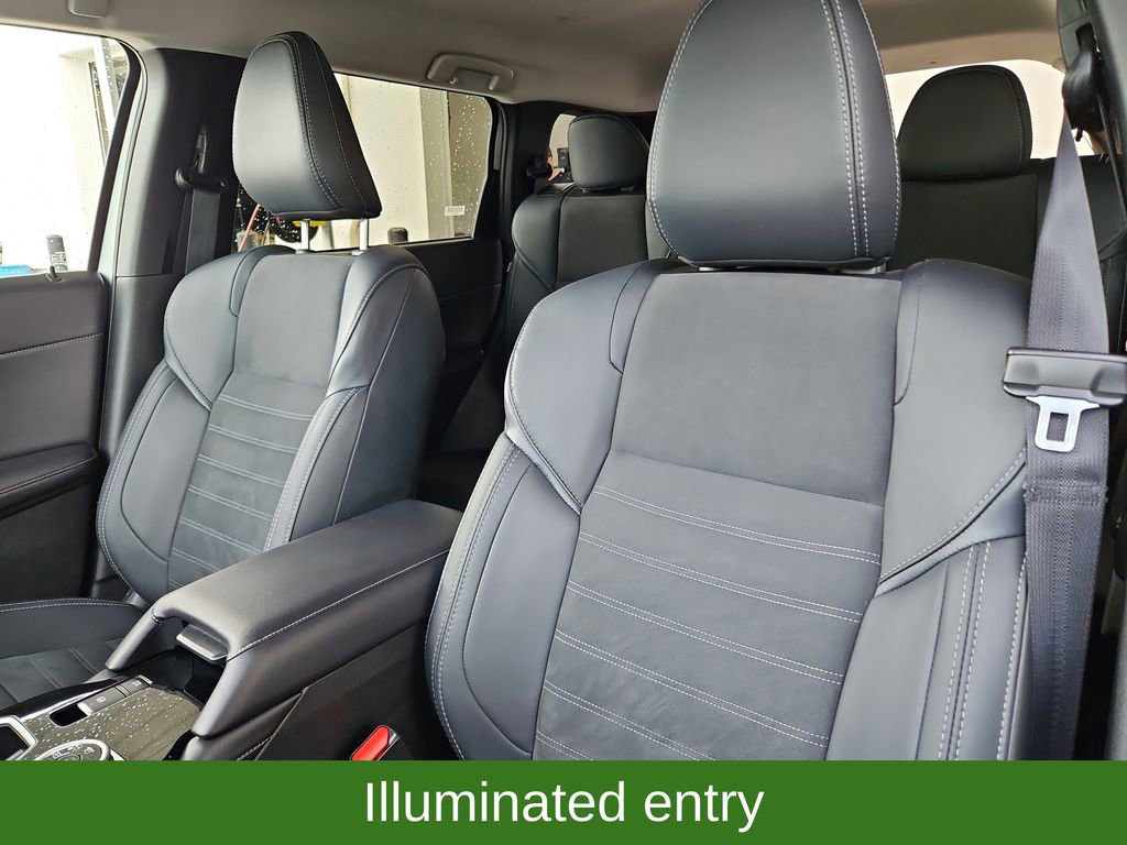 Used 2025 Mitsubishi Outlander AWD image 23