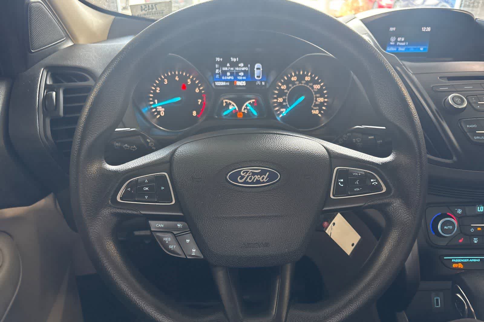 Used 2018 Ford Escape SE w/ Ford Safe & Smart Package FWD image 23