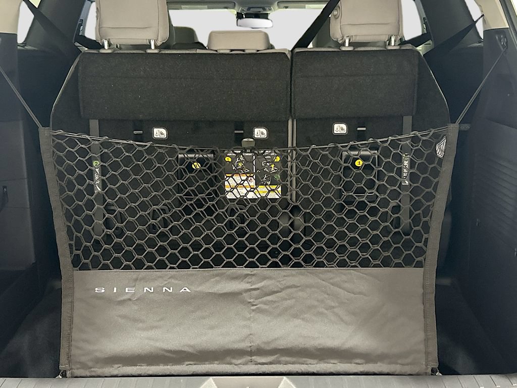 New 2026 Toyota Sienna LE FWD image 7