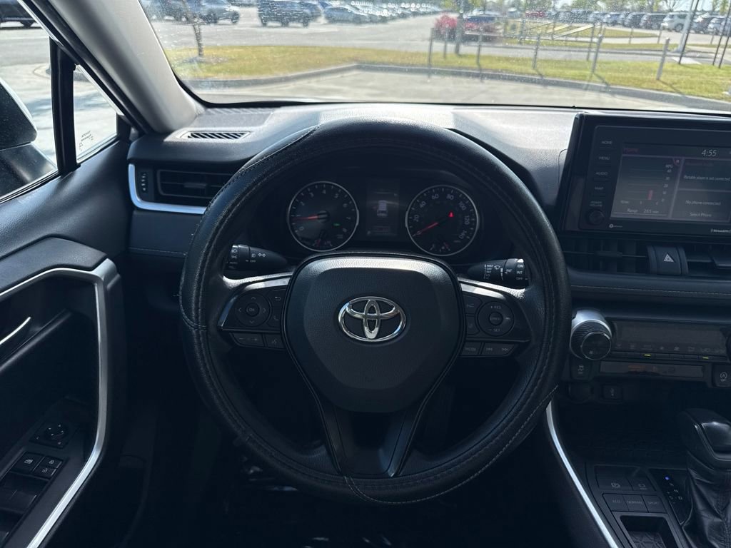 Used 2020 Toyota RAV4 XLE image 18