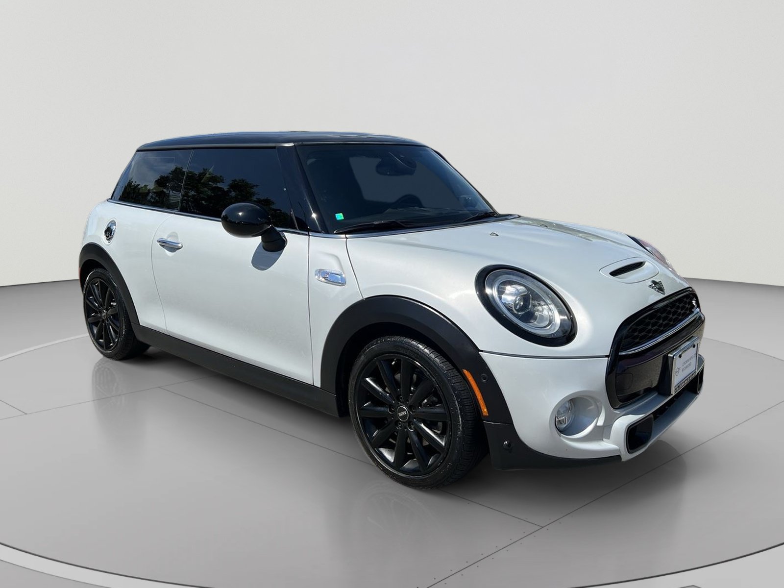 Used 2019 MINI Cooper S w/ Driver Assistance Package FWD image 7