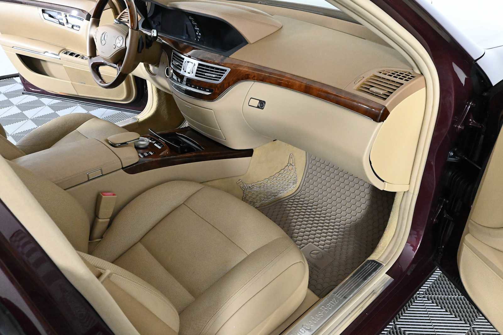 Used 2010 Mercedes-Benz S 550 image 11
