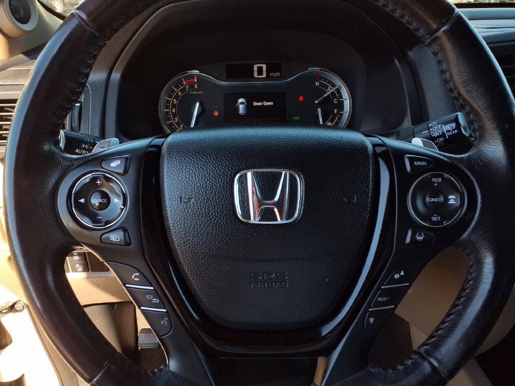 Used 2016 Honda Pilot Touring image 12