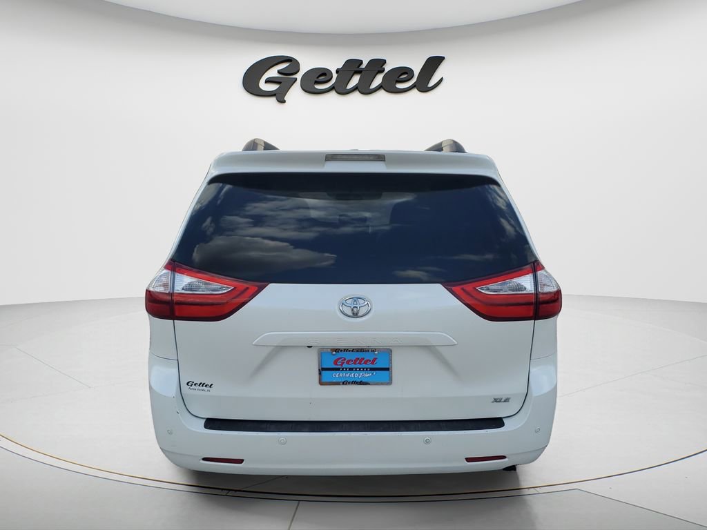 Used 2017 Toyota Sienna XLE w/ XLE Navigation Package FWD image 5