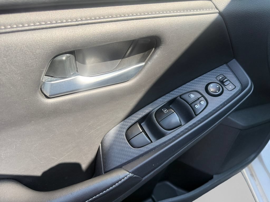 Used 2025 Nissan Sentra SV FWD image 20