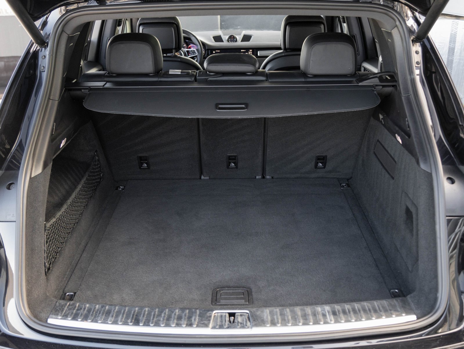 Used 2022 Porsche Cayenne Platinum Edition image 30