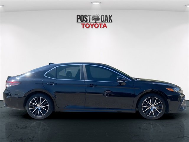 Used 2022 Toyota Camry SE image 8
