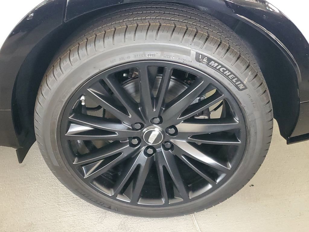 New 2026 Cadillac Lyriq Sport w/ LPO, ONYX Package AWD/4WD image 5