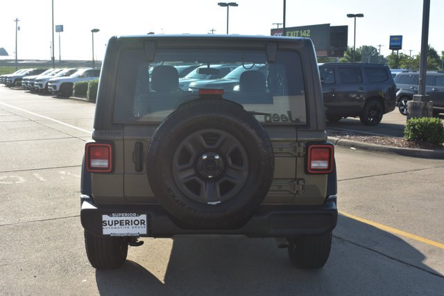 Used 2025 Jeep Wrangler Sport AWD/4WD image 6