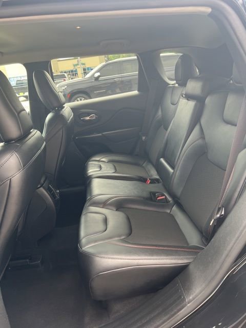 Used 2022 Jeep Cherokee Trailhawk AWD/4WD image 15