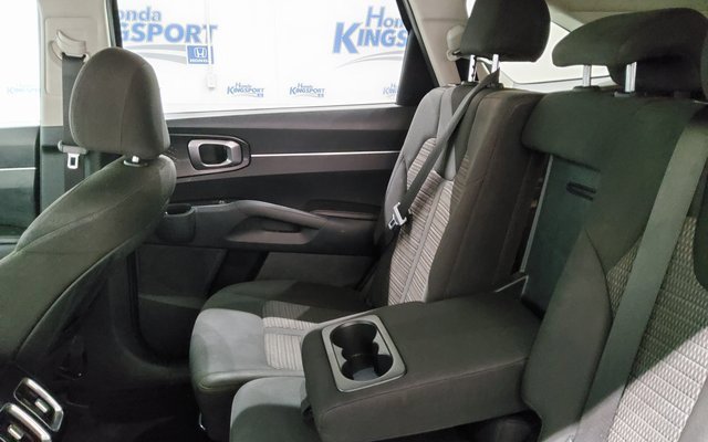 Used 2023 Kia Sorento LX image 15