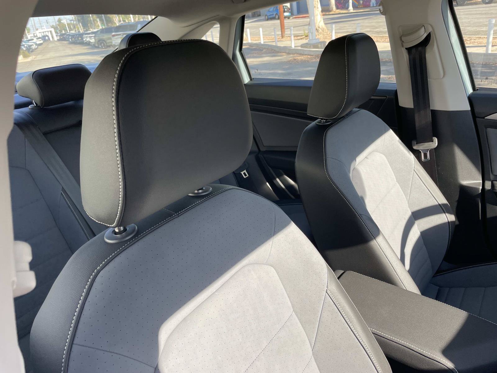 New 2027 Volkswagen Jetta SE FWD image 30