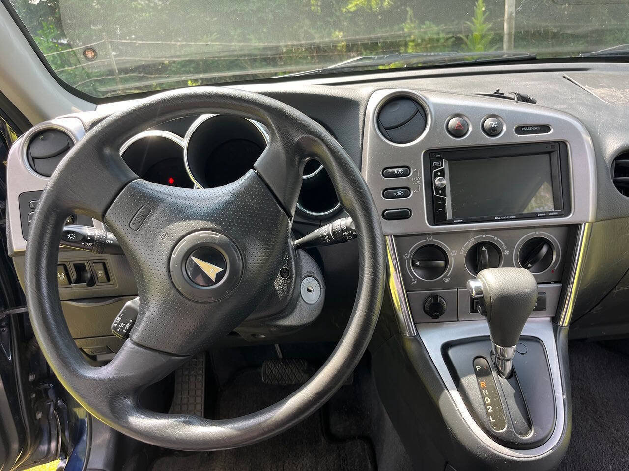 Used 2006 Pontiac Vibe w/ Sun And Sound Package FWD image 7