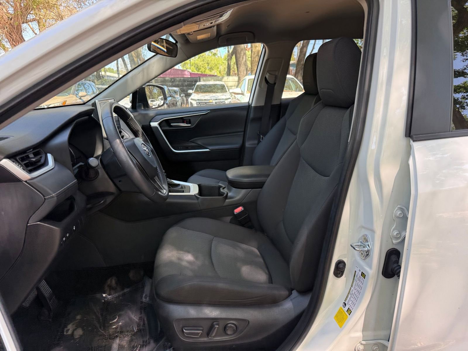 Used 2025 Toyota RAV4 XLE w/ Weather Package FWD image 32