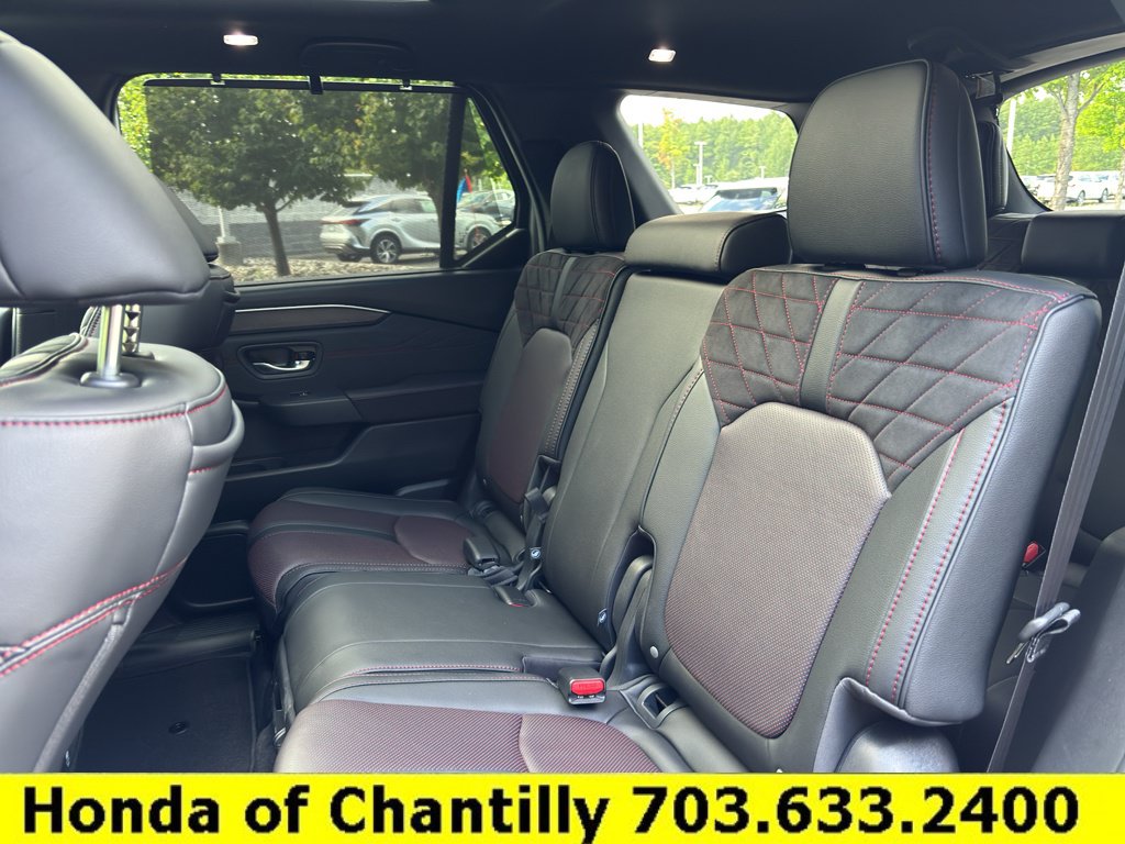 Certified 2026 Honda Pilot Black Edition image 27
