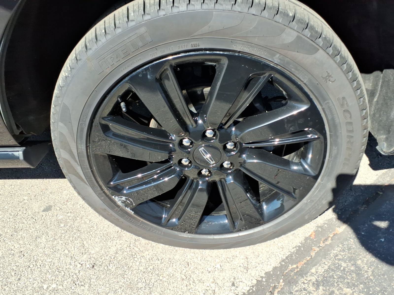 Certified 2024 Lincoln Navigator Reserve AWD/4WD image 12