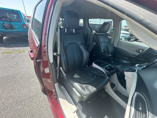 Used 2021 Chrysler Voyager Lxi FWD image 26