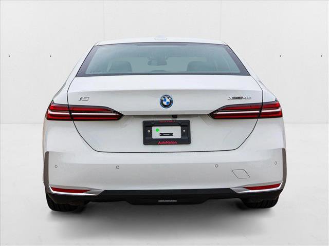 Used 2025 BMW i5 xDrive40 w/ Premium Package image 6