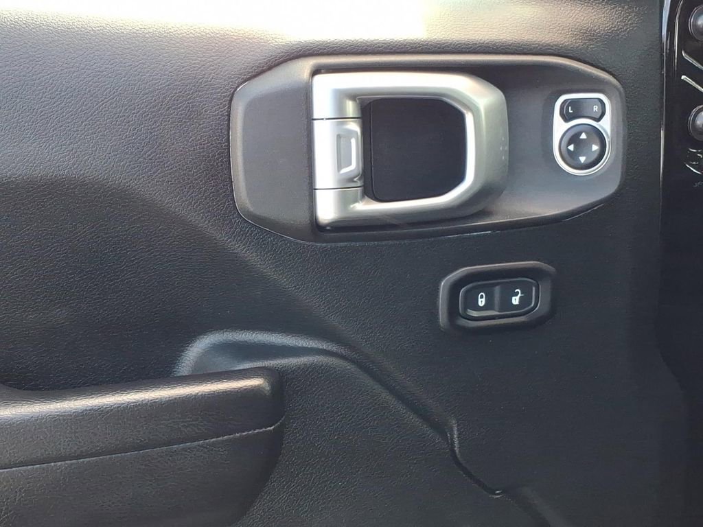 Used 2020 Jeep Gladiator Rubicon w/ LED Lighting Group image 4