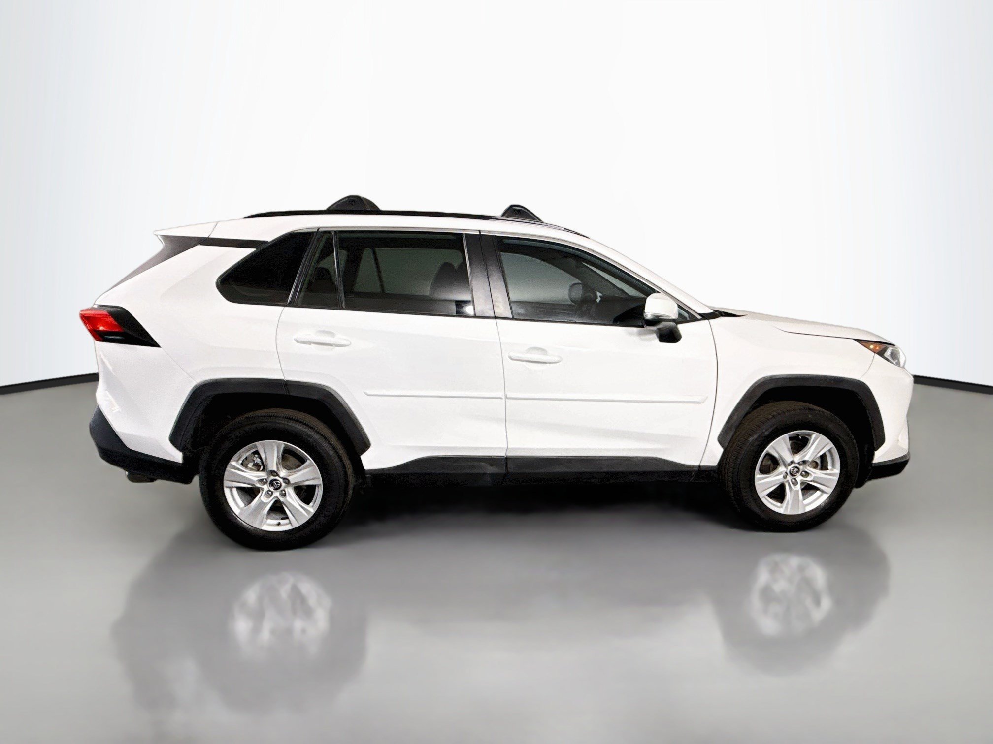 Used 2020 Toyota RAV4 XLE w/ Carpet Mat Package AWD/4WD image 11