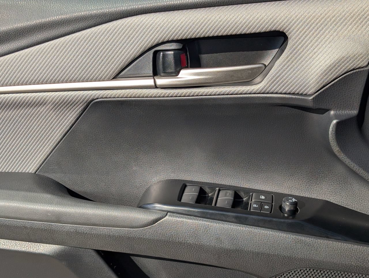Used 2025 Toyota Camry SE AWD/4WD image 24