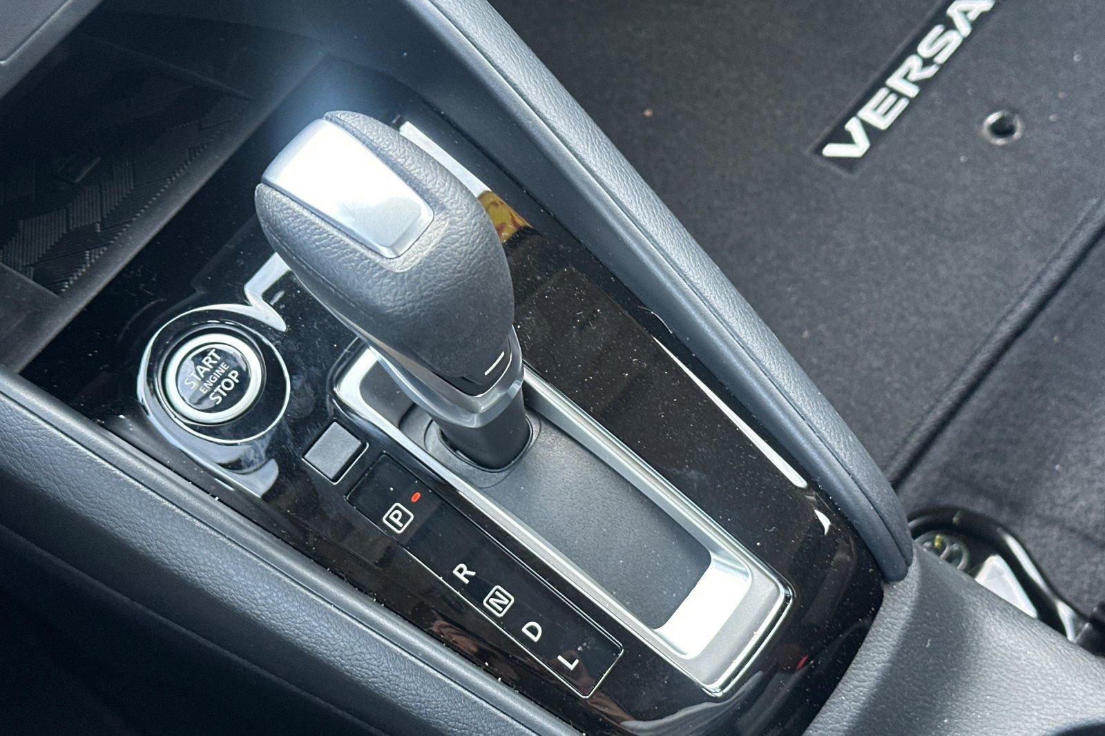Used 2025 Nissan Versa SR w/ Trunk Package image 23
