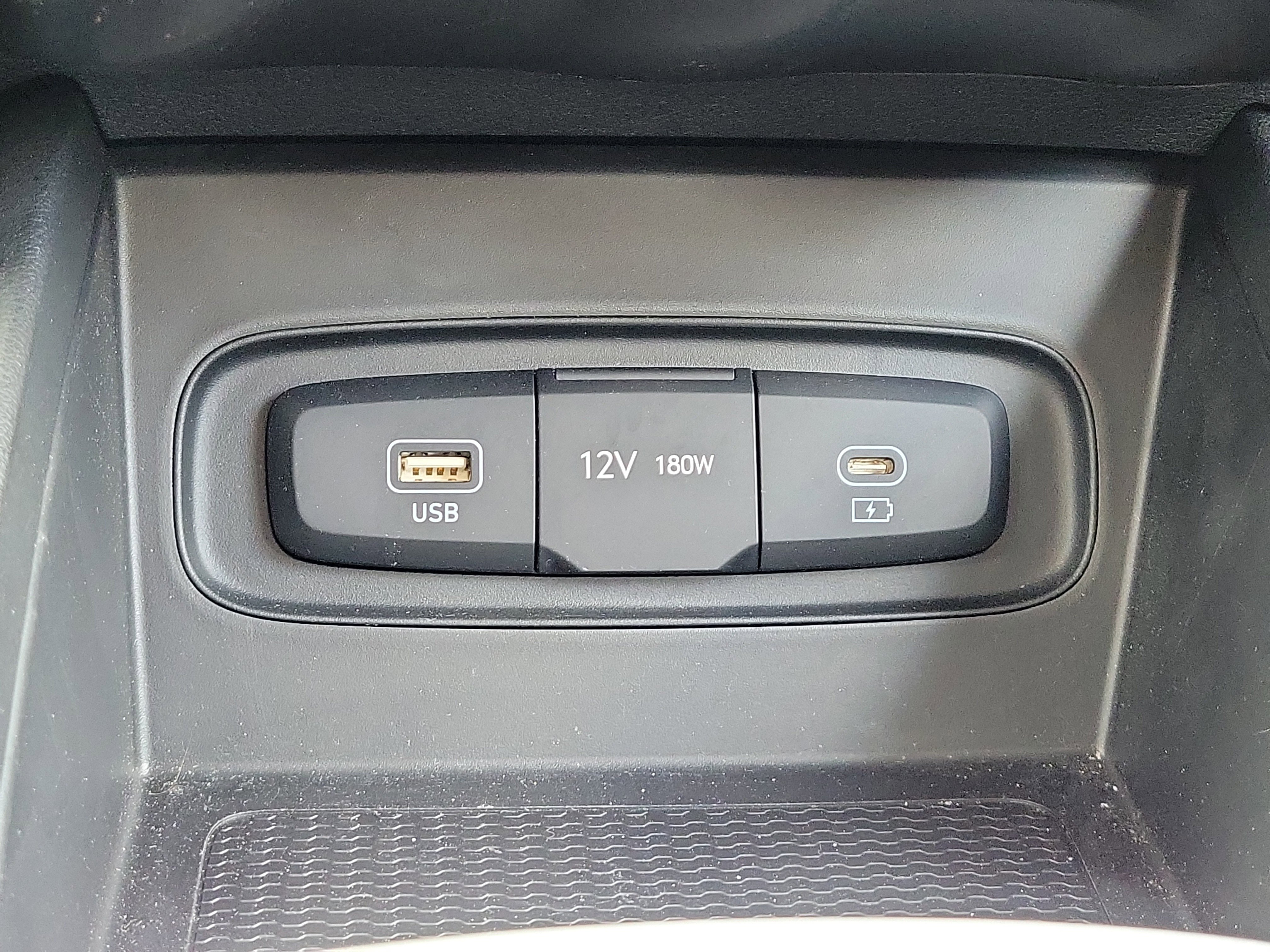 Used 2023 Hyundai Venue SE FWD image 28