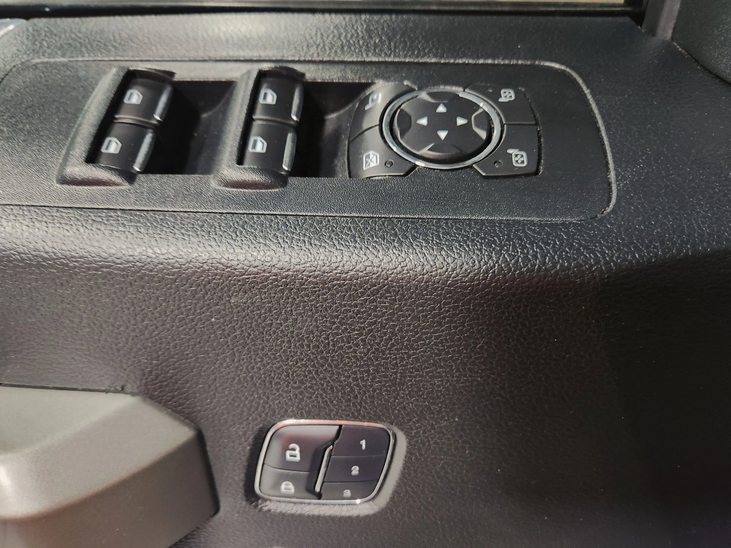 Used 2017 Ford F150 Lariat w/ Equipment Group 502A Luxury image 29