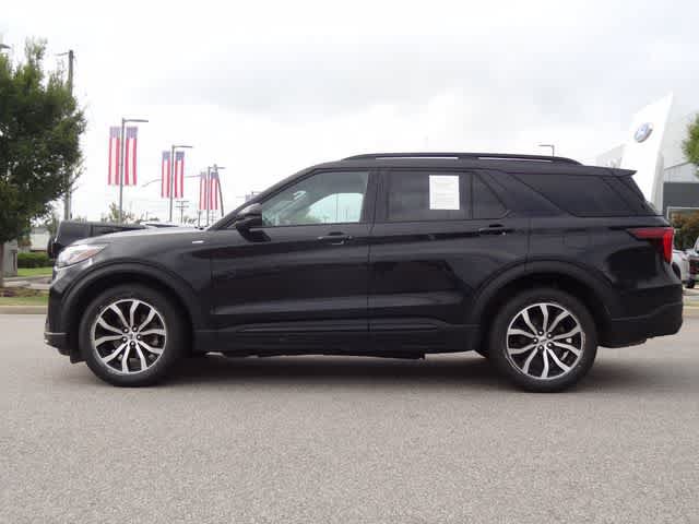 Used 2025 Ford Explorer ST-Line AWD/4WD image 2