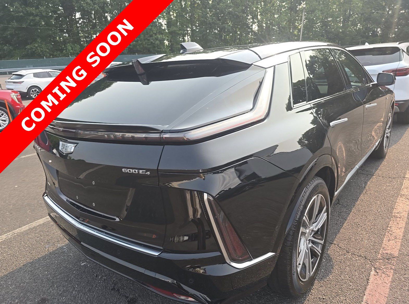 Used 2024 Cadillac Lyriq Luxury AWD/4WD image 4