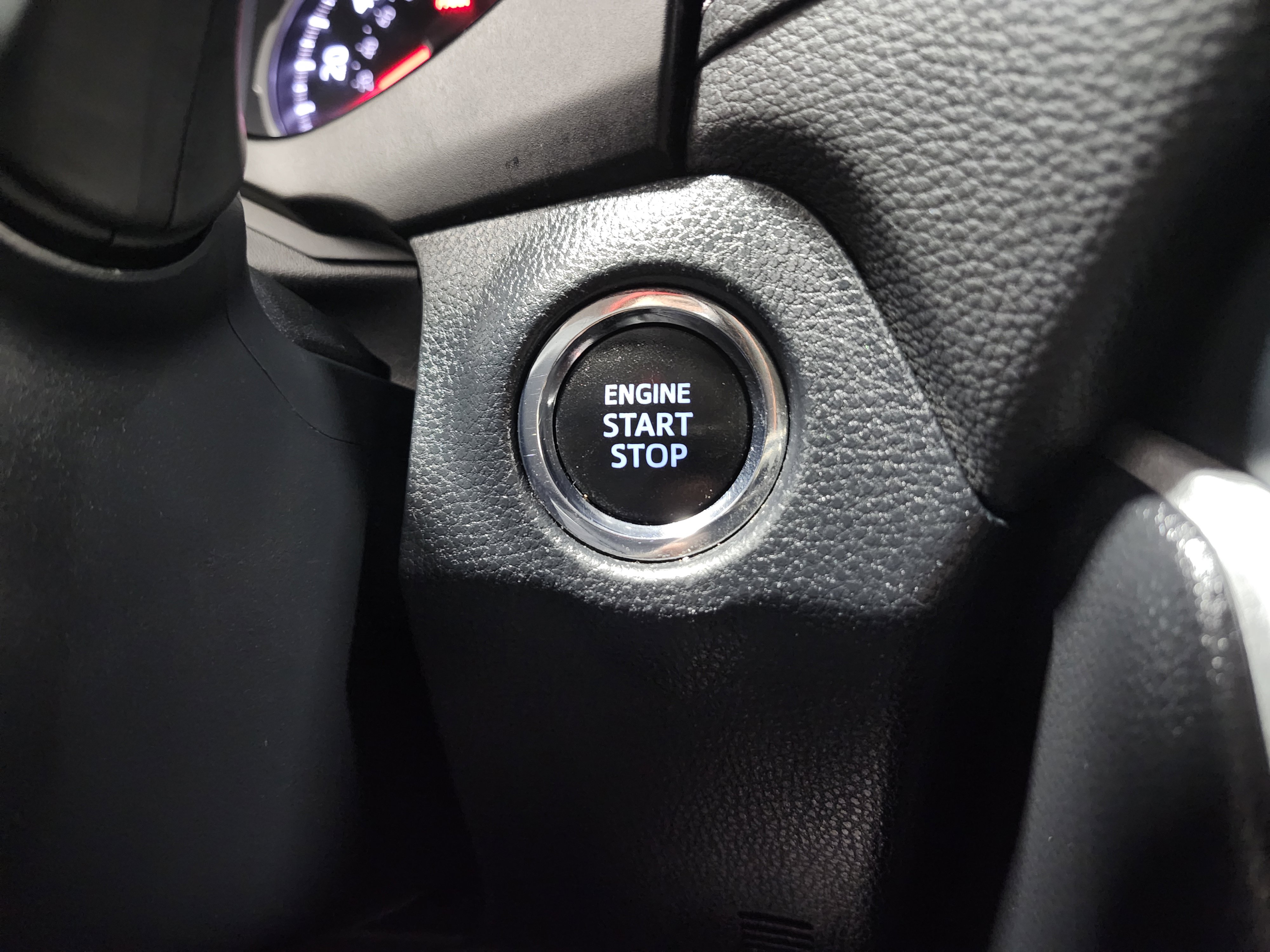 Used 2020 Toyota RAV4 XLE w/ All Weather Liner Package image 7