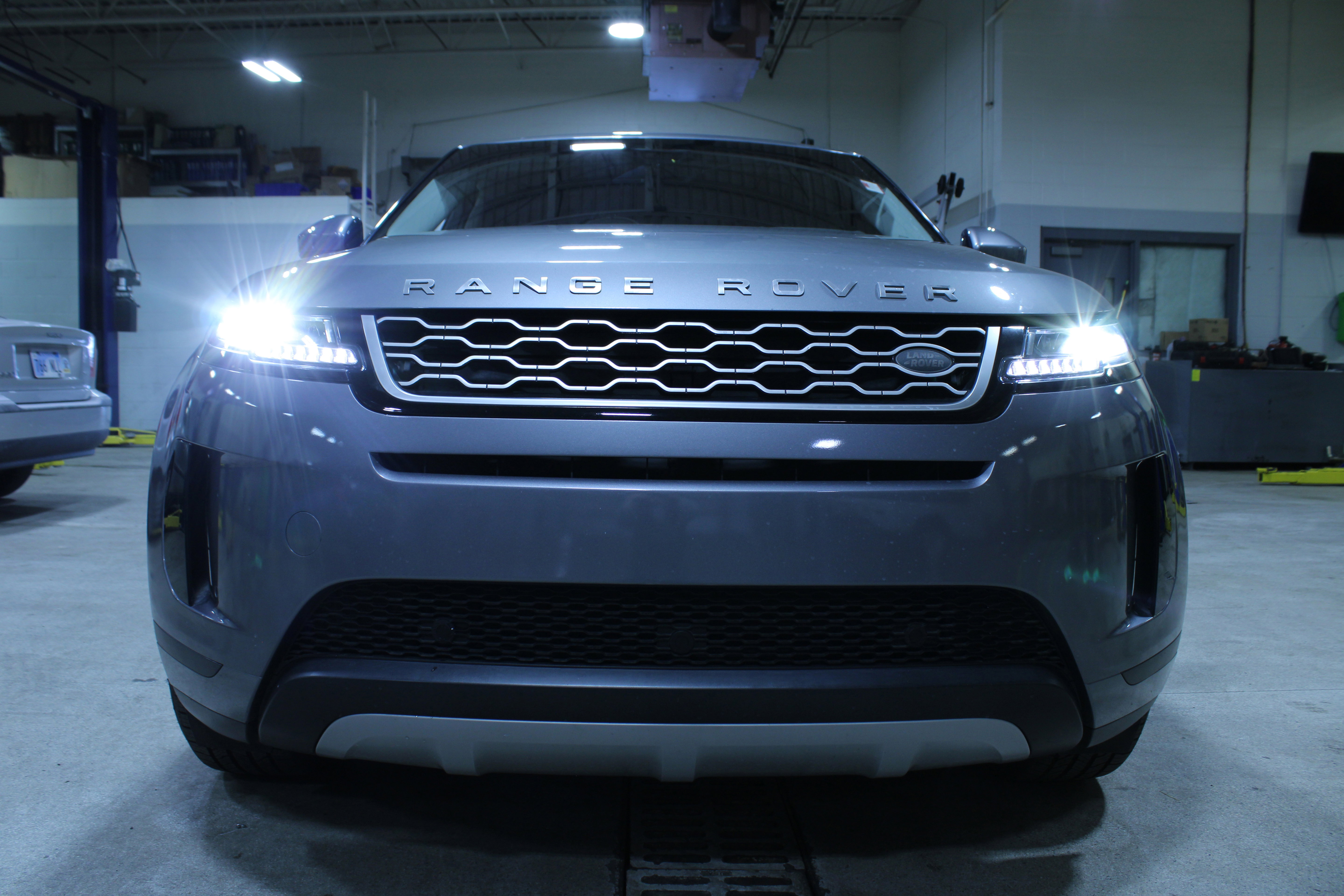 Used 2020 Land Rover Range Rover Evoque S image 37