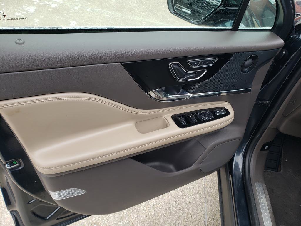 Used 2021 Lincoln Corsair Reserve w/ Elements Package image 16