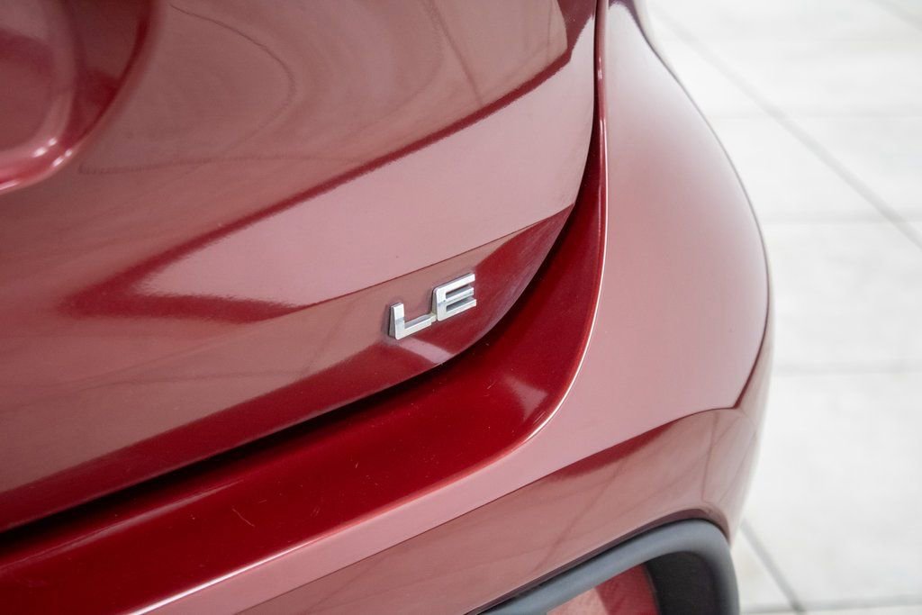 Used 2024 Toyota Highlander LE image 32